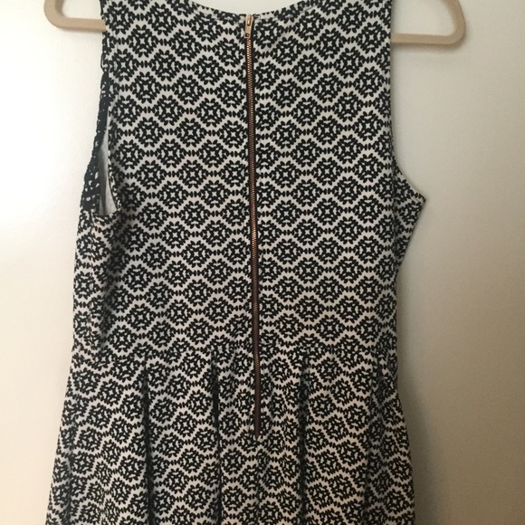 Xhilaration Knit Dress w Lace Detail, size L - Picture 4 of 4